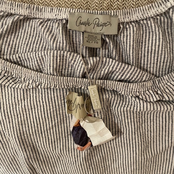 Charlie Paige White Black Stripe Off the Shoulder with Ties Size XL - Picture 7 of 7